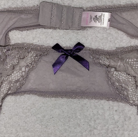 Victoria's Secret Garter Belt - Picture 6 of 8